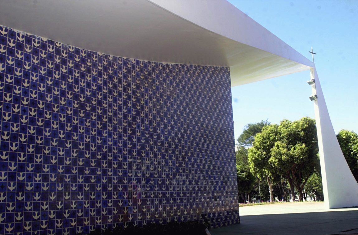 Painel de azulejos Athos Bulcao Brasilia